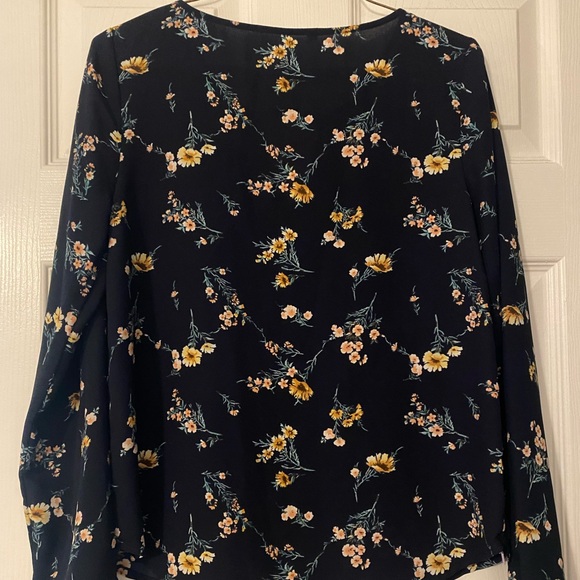 Floral top - Picture 4 of 4